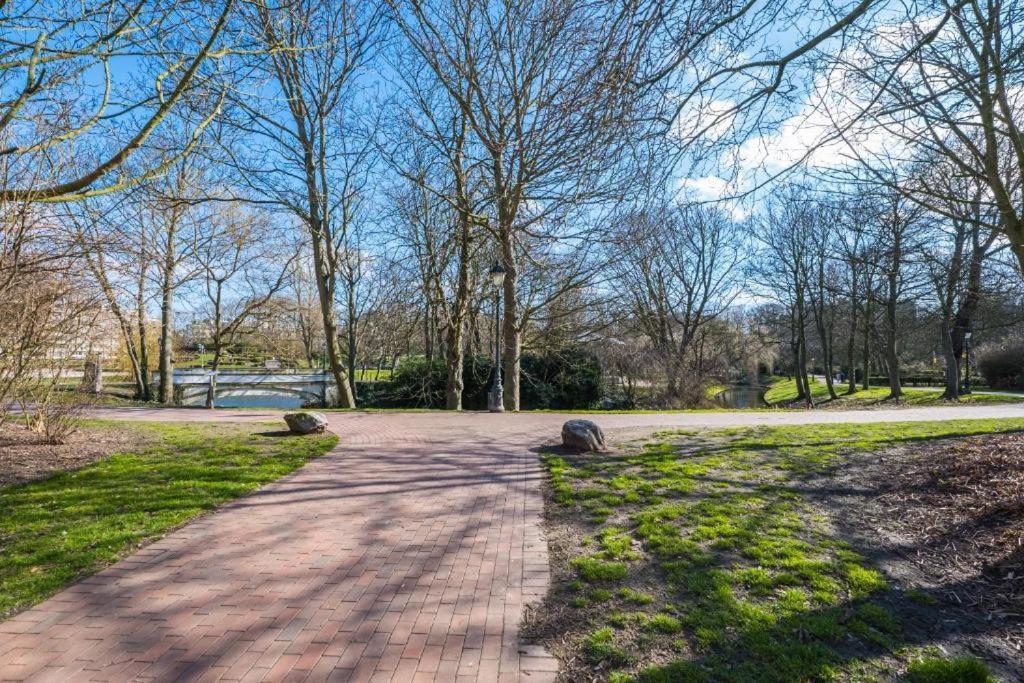 Luxury Apartment With Free Parking オステンド エクステリア 写真
